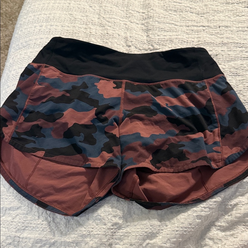 Lululemon Women's Camo Running Shorts with Black Waistband - Rust/Blue